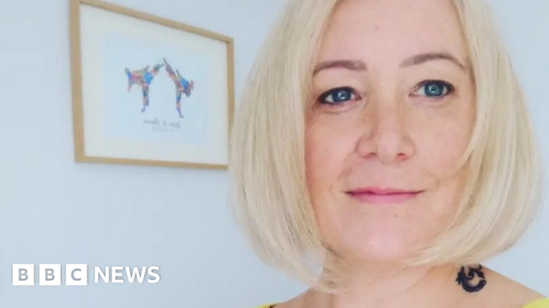 Bowel cancer survivor urges people to take NHS test Bowel cancer survivor urges people to take NHS test