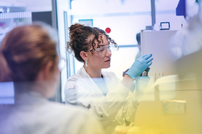 Cancer Research Horizons raises £5m through the Cancer Impact Club - Cancer Research UK