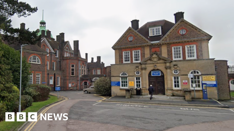 Hundreds 'would refuse treatment' if cancer centre moves