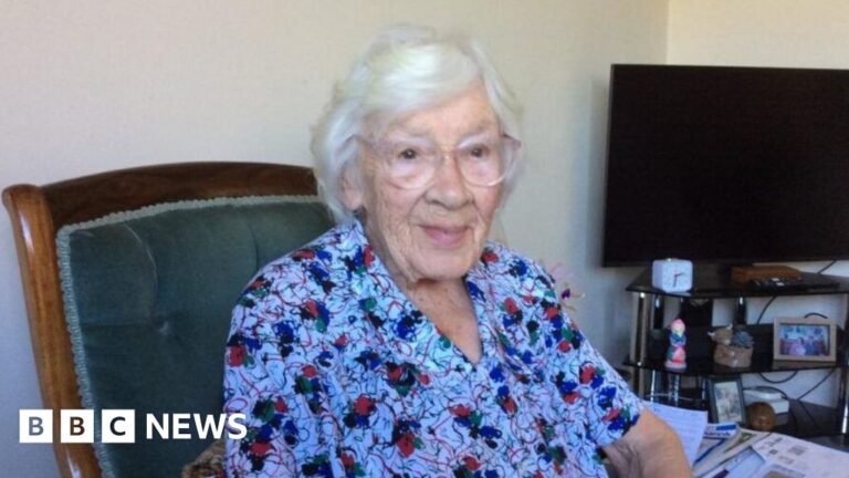 Woman, 92, first in UK for new cancer treatment Woman, 92, first in UK for new cancer treatment