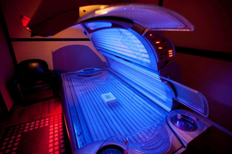 Tanning Is Getting Hot Again. Here’s What It Really Does to Your Skin Tanning Is Getting Hot Again. Here's What It Really Does to Your Skin