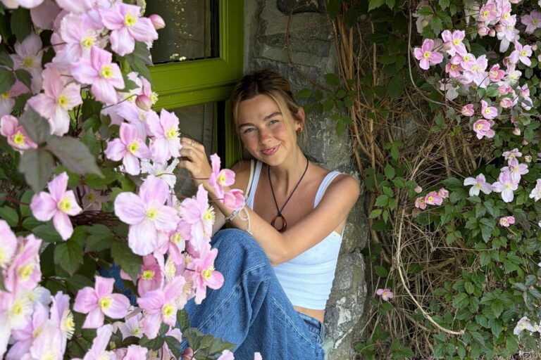 Sydney Towle, Content Creator Who Documented Life With Cancer, Dies at 26 Sydney Towle, Content Creator Who Documented Life With Cancer, Dies at 26