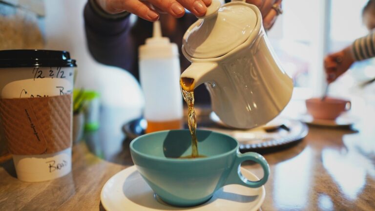New UK study links hot drink consumption to one type of oesophageal cancer – Cancer Research UK New UK study links hot drink consumption to one type of oesophageal cancer - Cancer Research UK